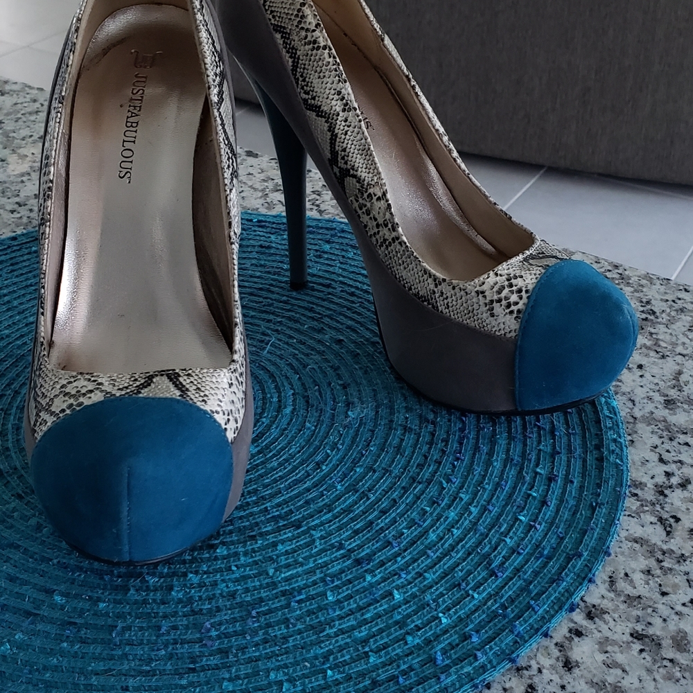 Shoes - Picture 2 of 8